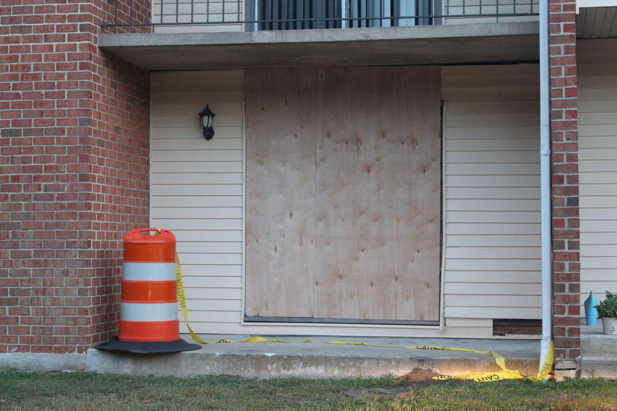 Car crashes into empty Campus Crossings Apartment