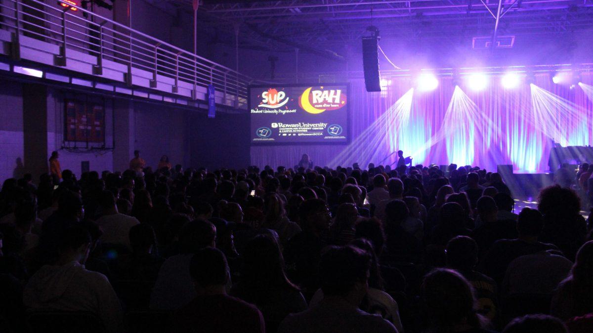 The Esby Gymnasium was packed for Michael Che's performance. -Contributor/Christopher Niedermayer