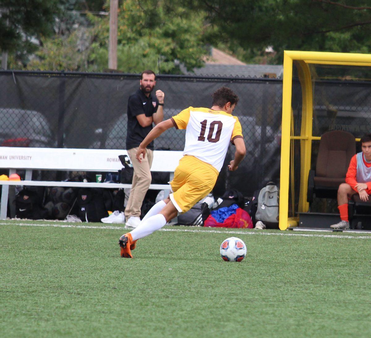 Rowan men's soccer takes on William Paterson in a very close NJAC game on Saturday, September 15, 2018. Multimedia Editor/Jaryd Leady