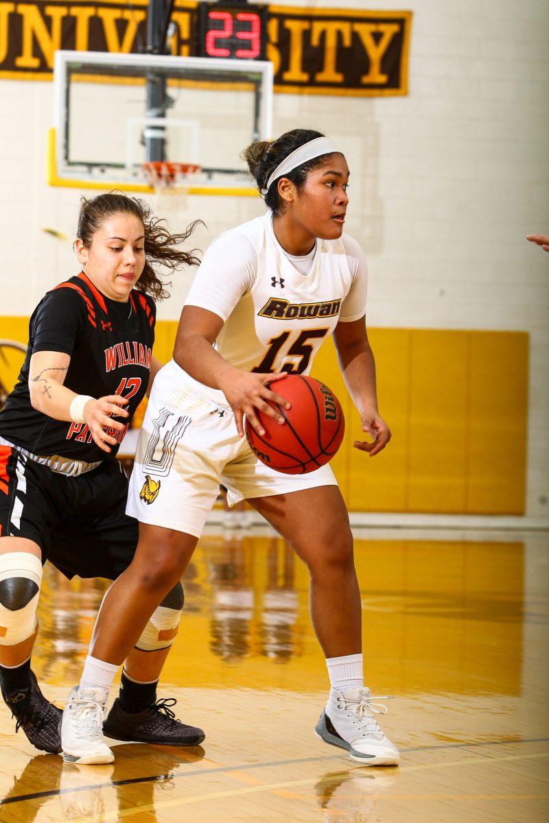 Samantha Tello controls possession against William Paterson University last season. Photo courtesy of Rowan Athletics.