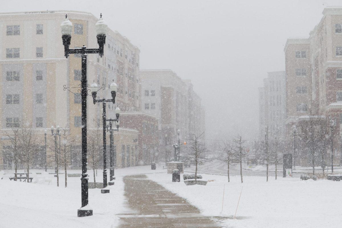 Snow falling in the Glassboro Town Square on Wednesday morning. Multimedia Editor / Jaryd Leady