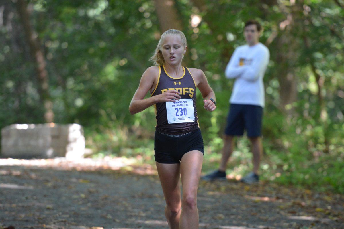 Alyssa Sanders runs at the Philadelphia Metro Championships. Photo / Rowan Athletics 