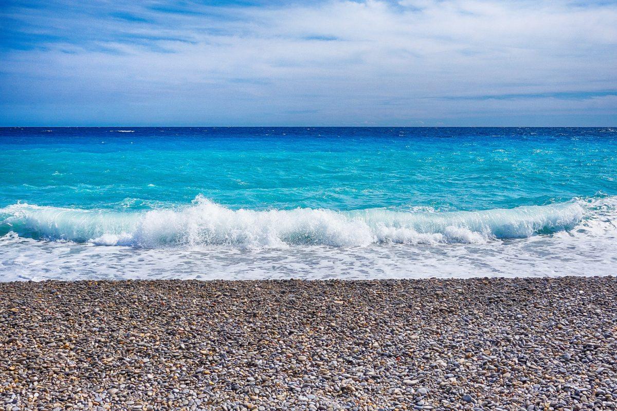 Greece borders the Mediterranean Sea and has many beaches. Achterberg visited one of these beaches, which happened to be a nudist beach. - Photo courtesy of pixabay.com