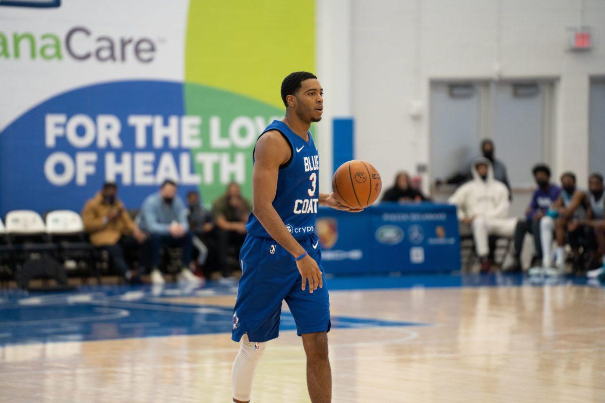 Shaq Harrison dribbling up the court. Despite the Blue Coats loss on Saturday night, Harrison scored 24 points during the game against the Raptors 905. Thursday, Feb. 3 - Staff Photographer / Joey Nicolo