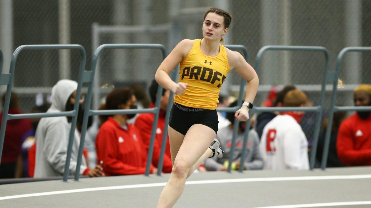 Nicole Notarianni running in a race. Notarianni competed at the Alvernia Plex Shootout for Rowan this past weekend. - Photo / Rowan Athletics 