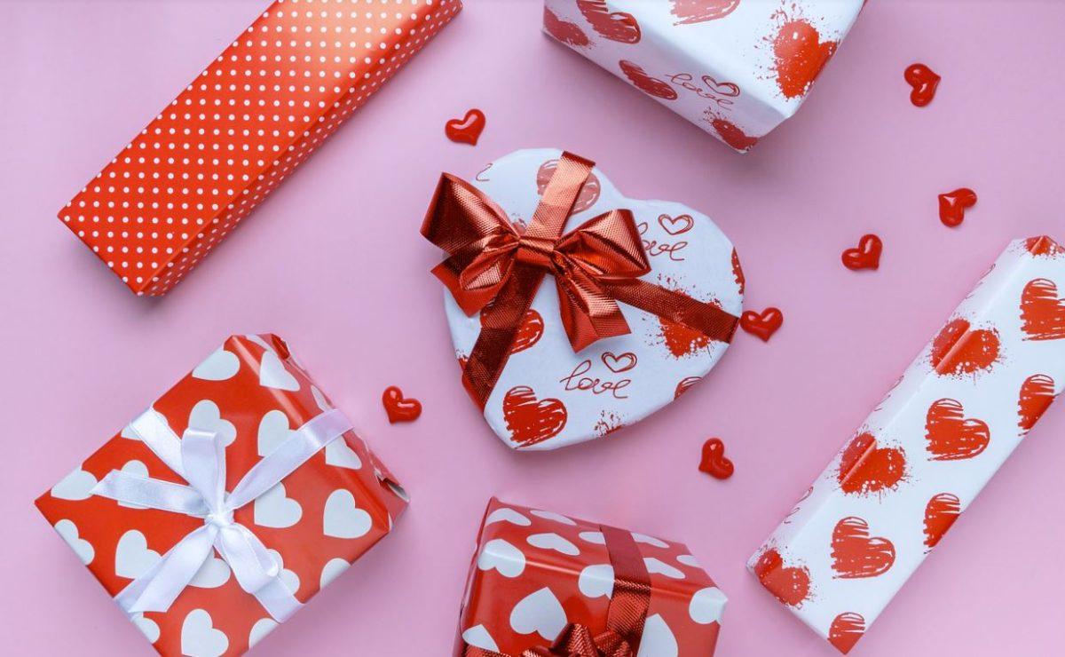 Senior Elizabeth Jasek shares her thoughts regarding the way that Valentine's Day is celebrated. - Photo via Pixabay.com