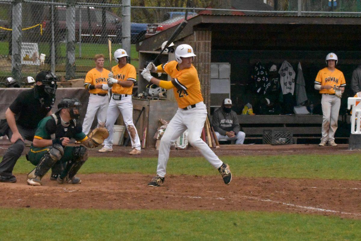 Ryan Murphy up at bat. Murphy played a big role offensively this past weekend. - Photo / Nick Feldman 