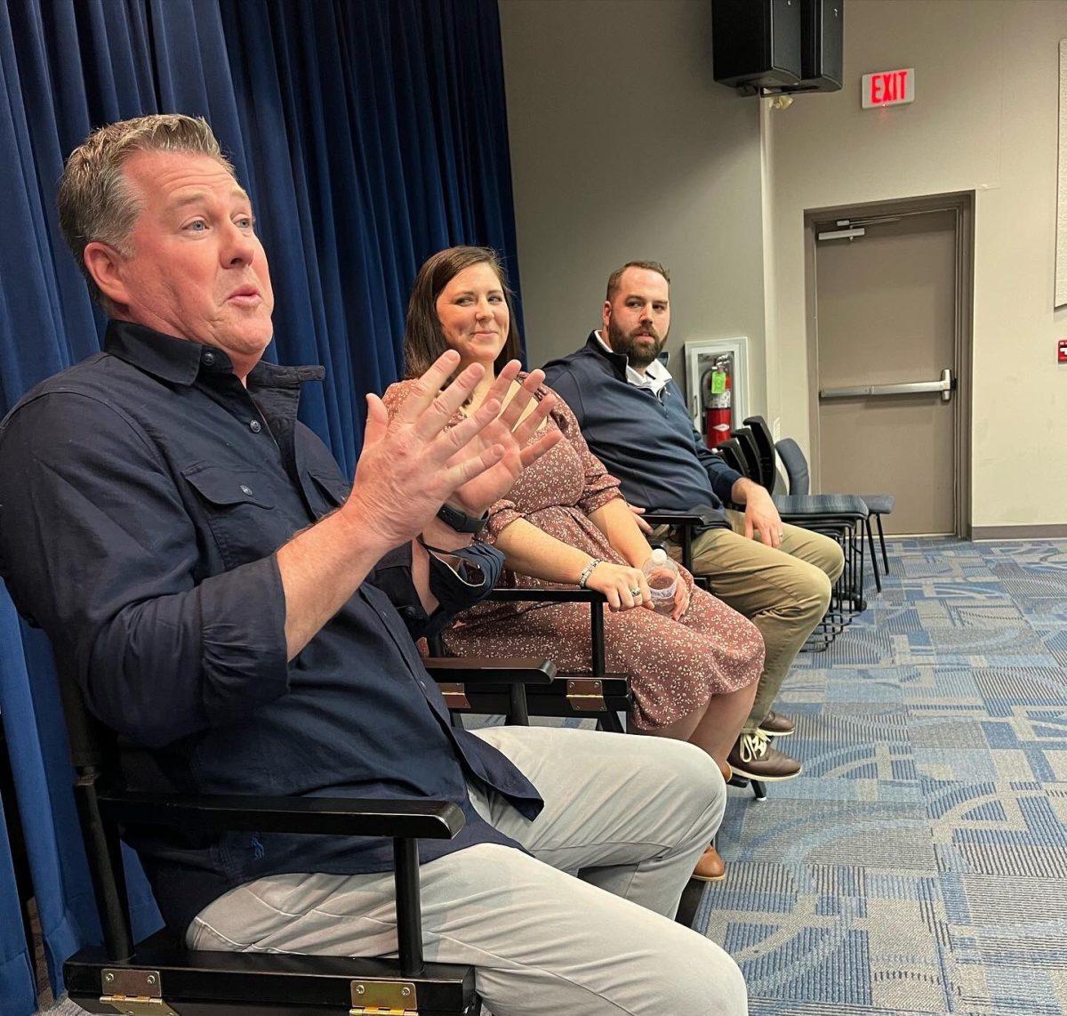 "Pizza With the Pros" had a special "Phillies Night" where broadcaster Gregg Murphy joined Dee Kelchner and Sean Rainey to discuss adjustments in the world of sports. Photo via @RowanSportsCAM on Twitter.com