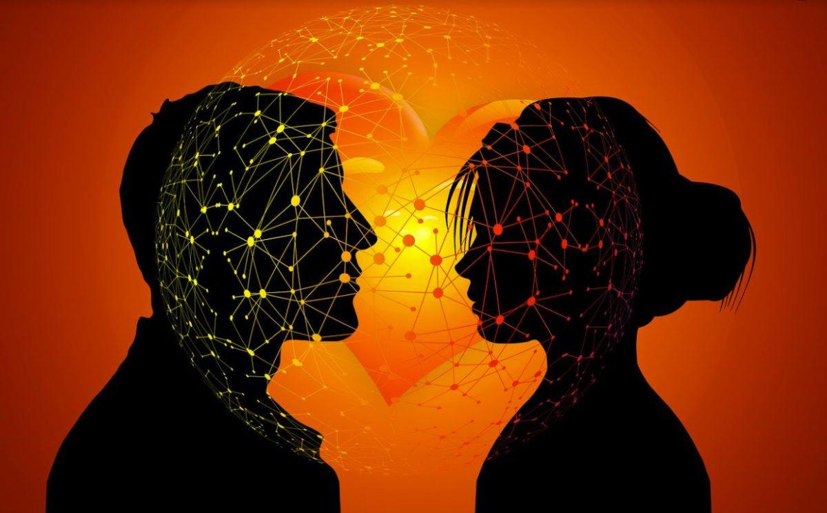 Senior Elizabeth Jasek shares her thoughts on maintaining a healthy relationship with your significant other during the age of social media. - Photo via Pixabay.com