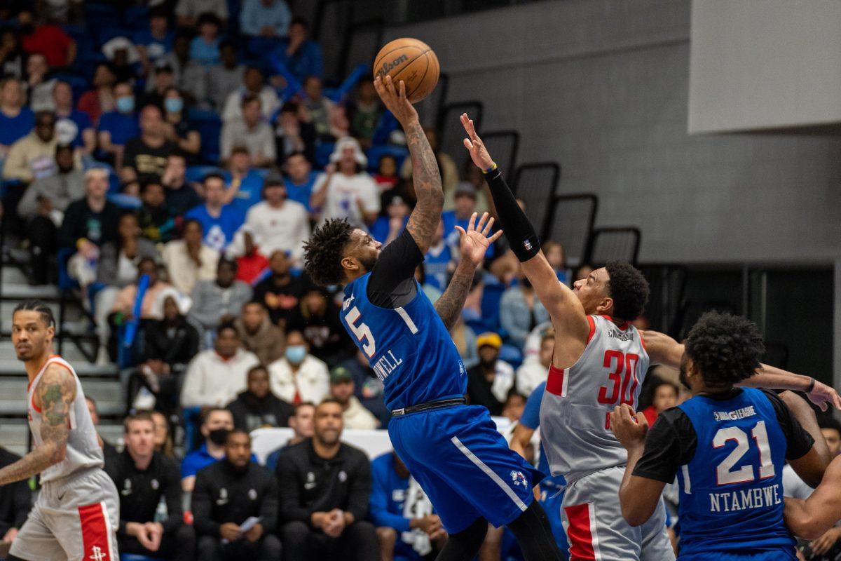 Myles Powell going up for a shot. Powell would score 28 points from off the bench in their game two matchup against the Vipers. Thursday, April 14, 2022. - Staff Photographer / Joey Nicolo