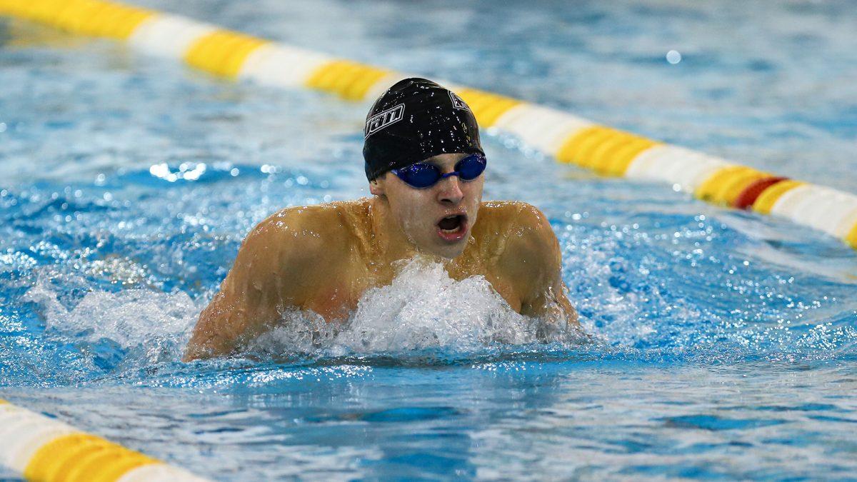 Joe Rucci competes in a race. Rucci took home two first place finishes against NYU. - Photo / Rowan Athletics