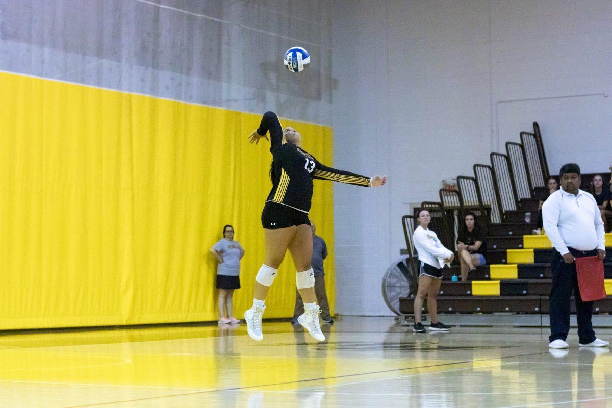 Simone Sparano serves. Sparano recorded three aces against William Paterson. Saturday, Sept. 10, 2022. - Multimedia Editor / Lee Kotzen