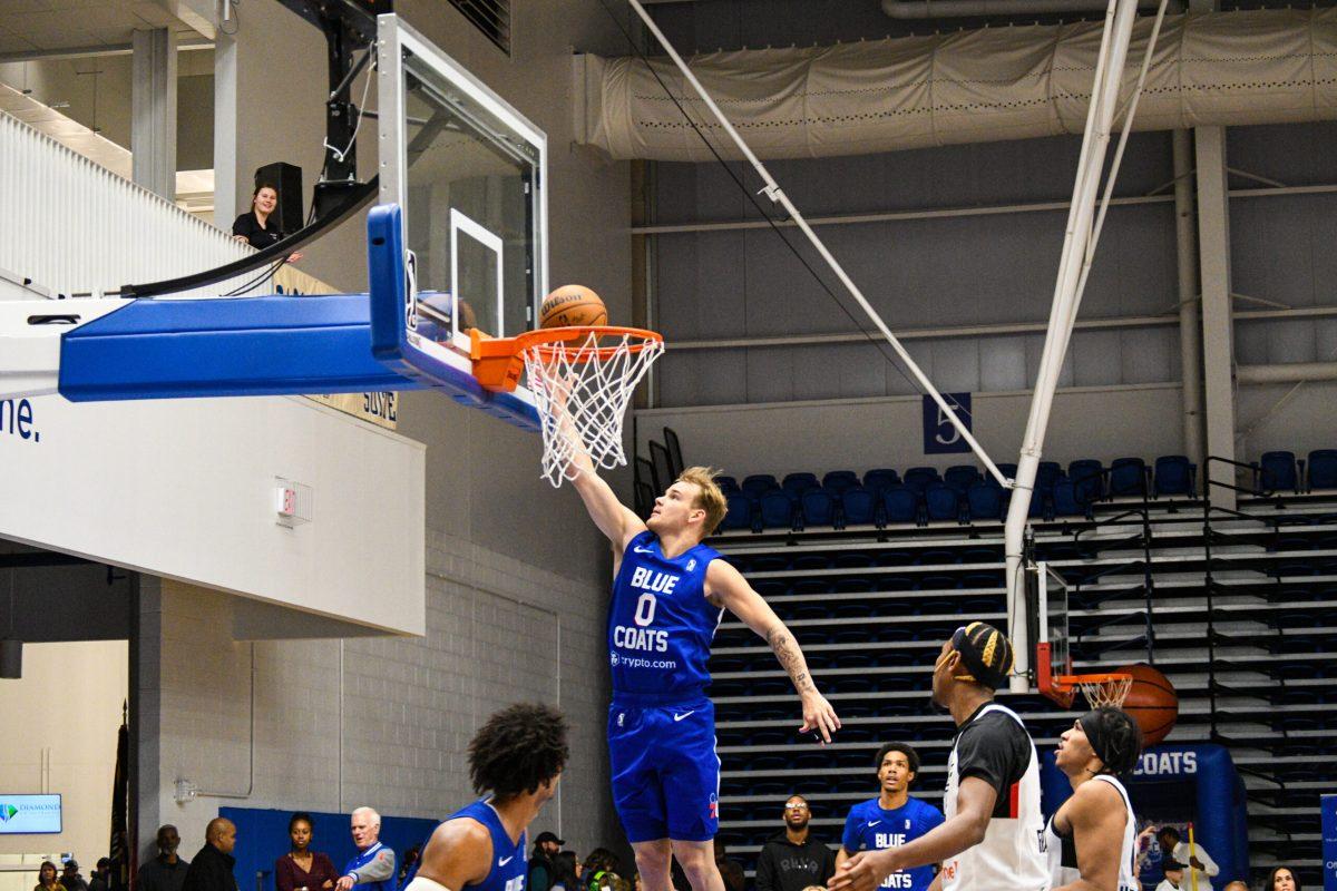 Mac McClung goes up for a layup. McClung had a career night against the Raptors 905. Friday, Nov. 18, 2022. - Staff Photographer / Tyrese Williams