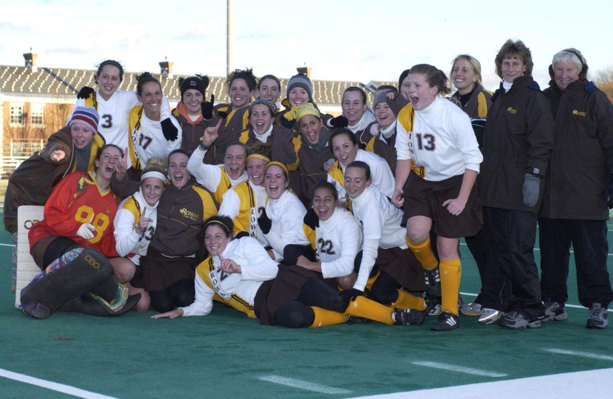 The 2002 Rowan Field Hockey team. - Photo / Rowan Athletics