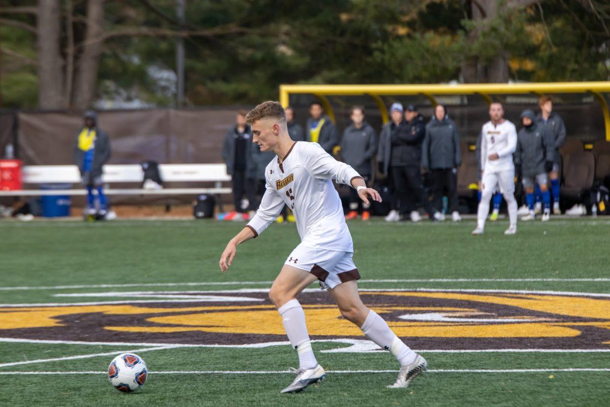 Luke Yates lines up for a kick. Yates scored the game winning penalty kick against Ramapo. Sunday, Nov. 14, 2022. - Multimedia Editor / Lee Kotzen