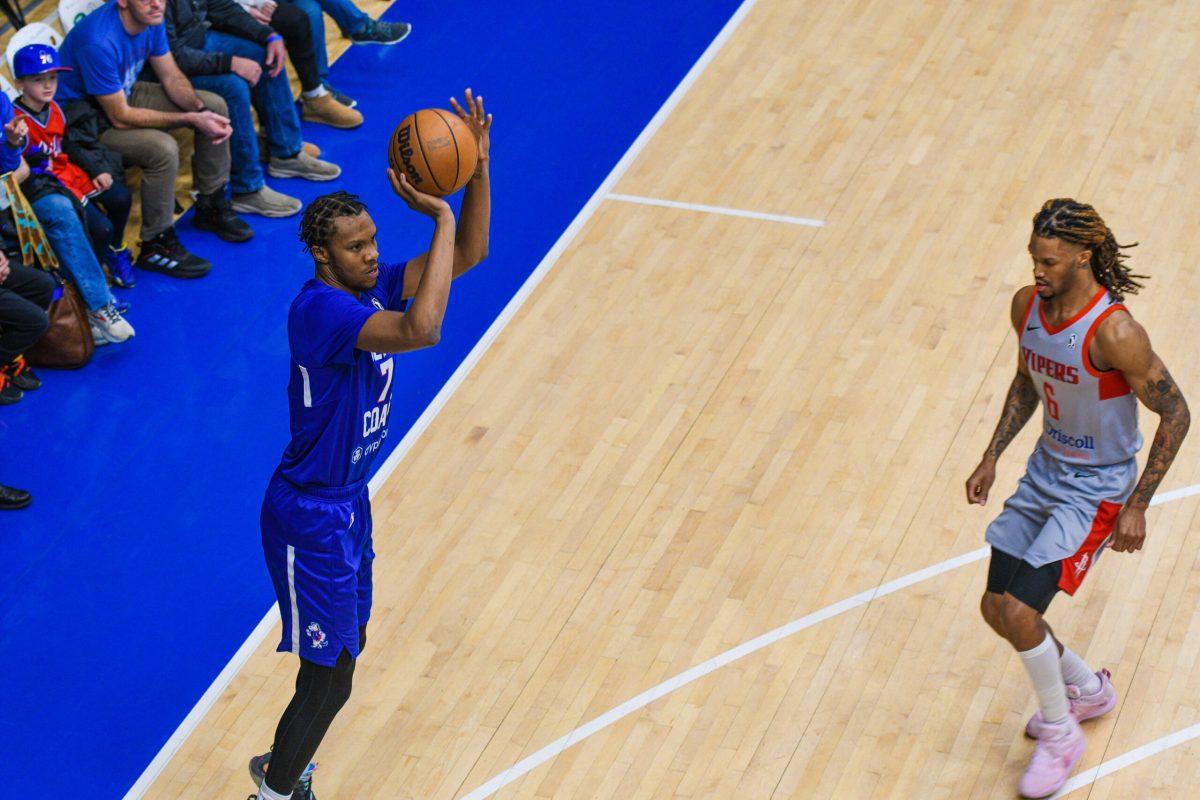 Louis King takes a jump shot. King made his debut against the Vipers. Tuesday, Dec. 27, 2022. - Staff Photographer / Tyrese Williams