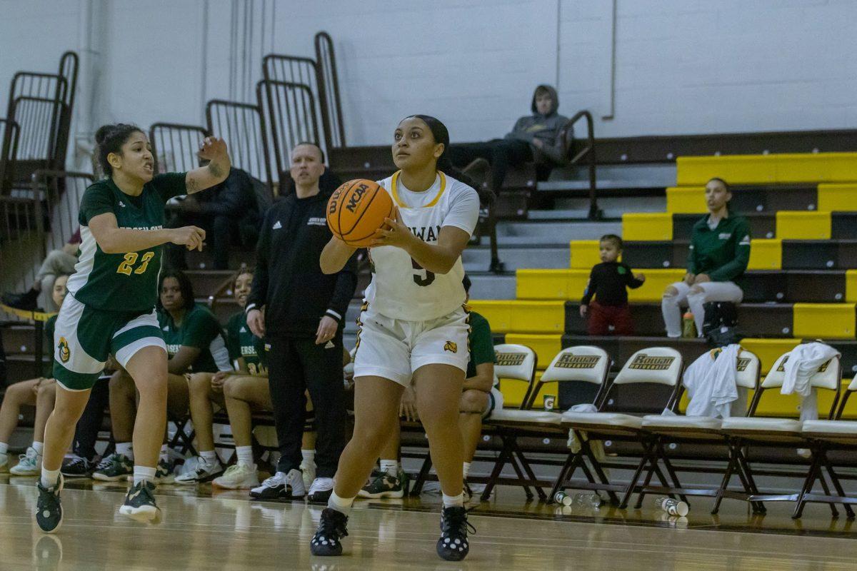 Nicole Mallard sets up a shot. Mallard led the team in scoring in the championship against NJCU. Wednesday, Jan. 4, 2023. - Multimedia Editor / Lee Kotzen