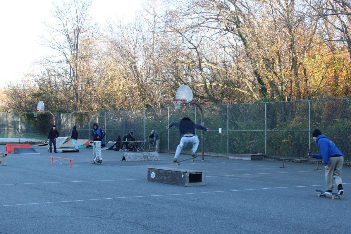 Skaters come together for Thanksgiving Skate Jam. - Staff Writer / Marcela Gallardo