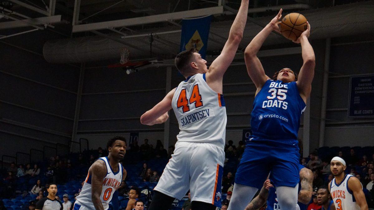 Kenneth Lofton Jr. goes up for a layup. Lofton recorded a game-high 43 points in the win on Friday. - Saturday, Jan. 6, 2024. - Photo via Payton Tuorto