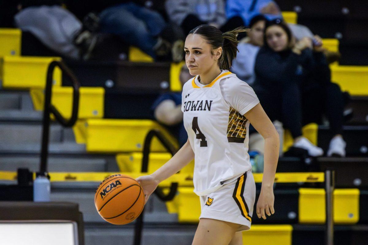 Sabrina Araujo scans the defense. Araujo recorded a team-high 12 points in the loss to NJCU. - Saturday, Feb. 3, 2024. - Photo via Lee Kotzen