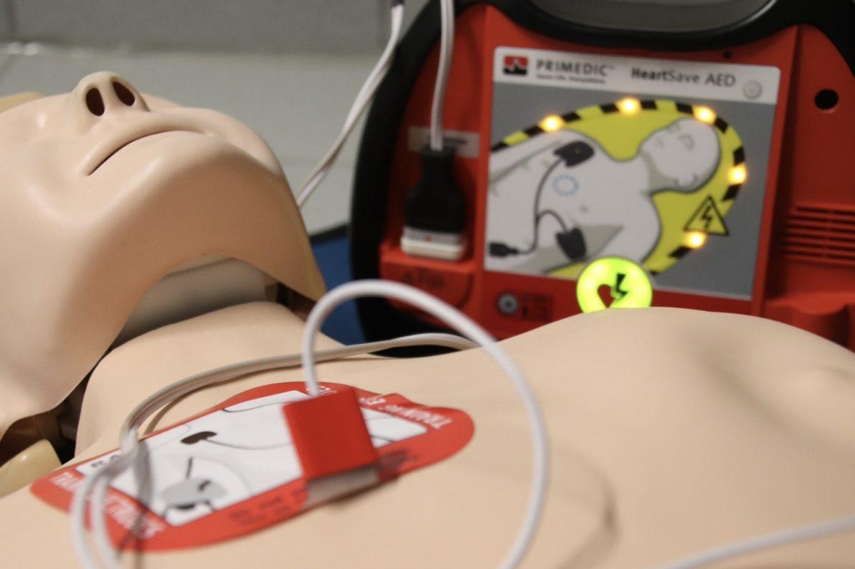 An example of an AED being used. - Photo via Pixabay