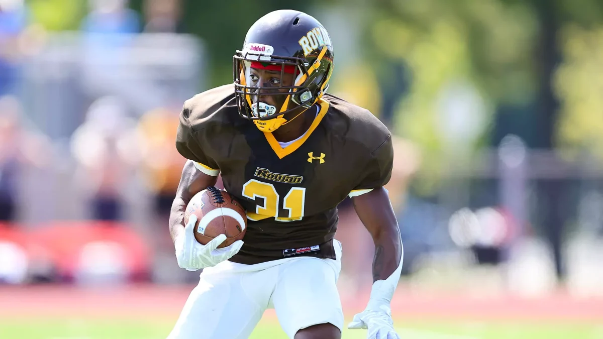 Isaac Jean-Baptiste scans the field. The senior put together 245 all-purpose yards against Ursinus and earned NJAC Special Teams Player of the Week. - Photo via Rowan Athletics