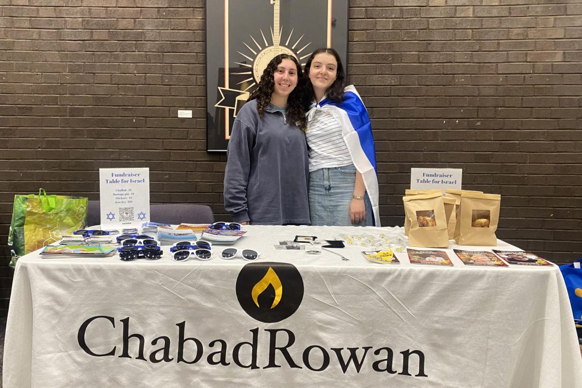 Students from Chabad tabling before the memorial.- Photography Editor/ Gavin Schweiger