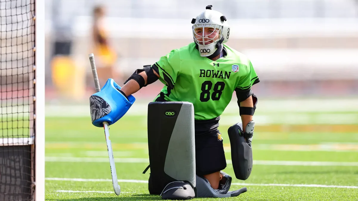 Mariah Juiliano watches the ball. Juiliano recorded six saves in the fourth quarter. - Photo via Rowan Athletics