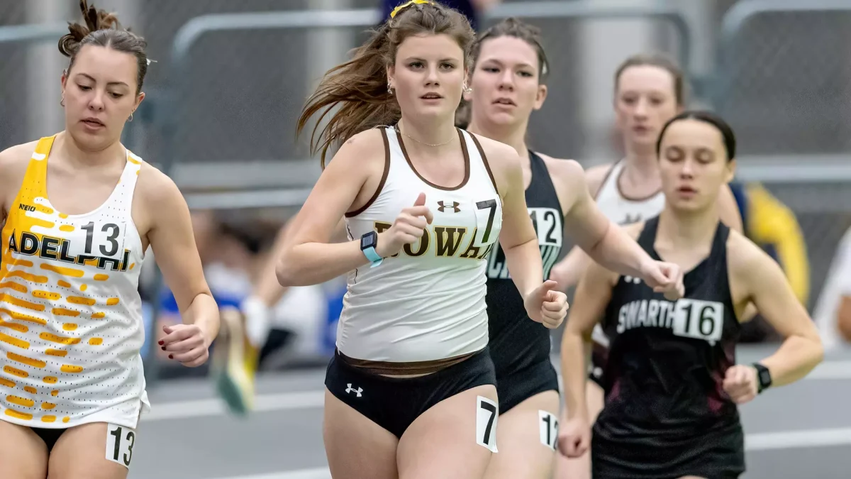 Shannon Stakelbeck races towards the finish line. The sophomore placed sixth in the 5000 meters at the Fasttrack Invitational. - Photo via Rowan Athletics