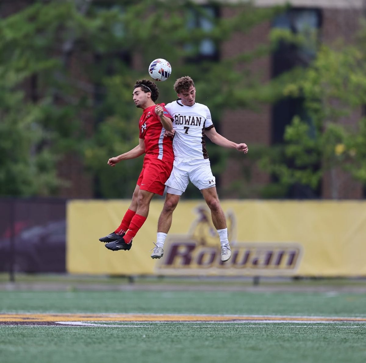 Luke McNamee goes up to head the ball. Glassboro, N.J. Wednesday, Sept 10, 2025. (Chris Taylor)