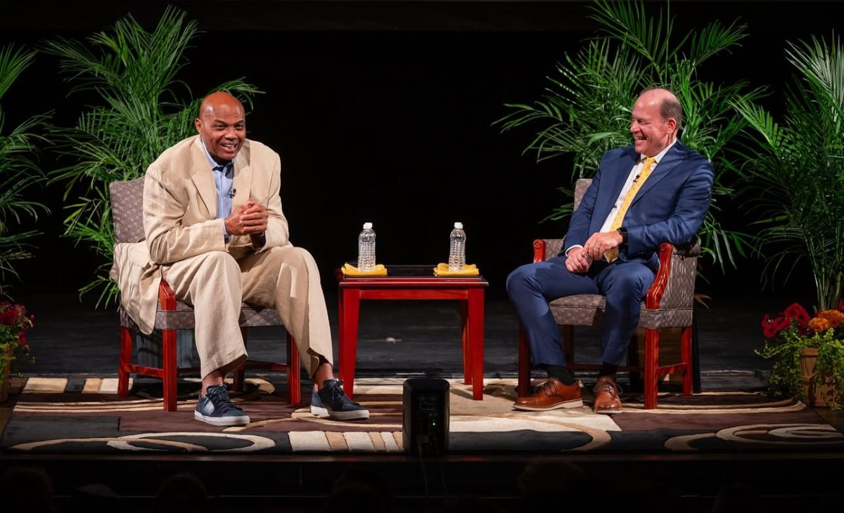 Charles Barkley (left) speaks with Neil Hartman (right) on stage at Pfleeger Concert Hall. Glassboro, N.J. Tuesday, Sept 23. 2025. (@rowansportscam on Instagram)