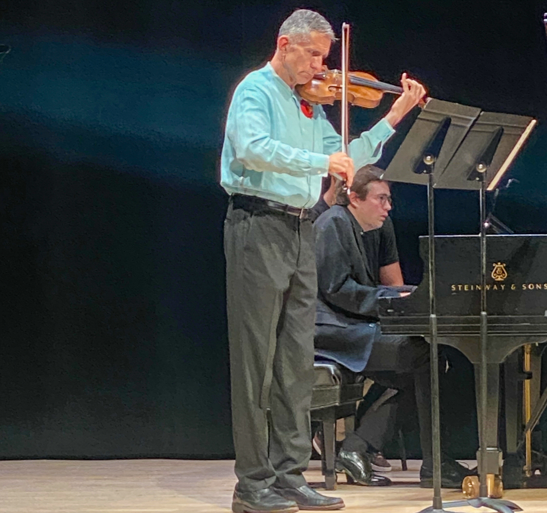 Professor Timothy Schwarz plays his violin in concert at the Boyd Recital Hall. Wednesday, Sept. 10, 2025. Glassboro, NJ. (Staff Writer / Kacie Scibilia)