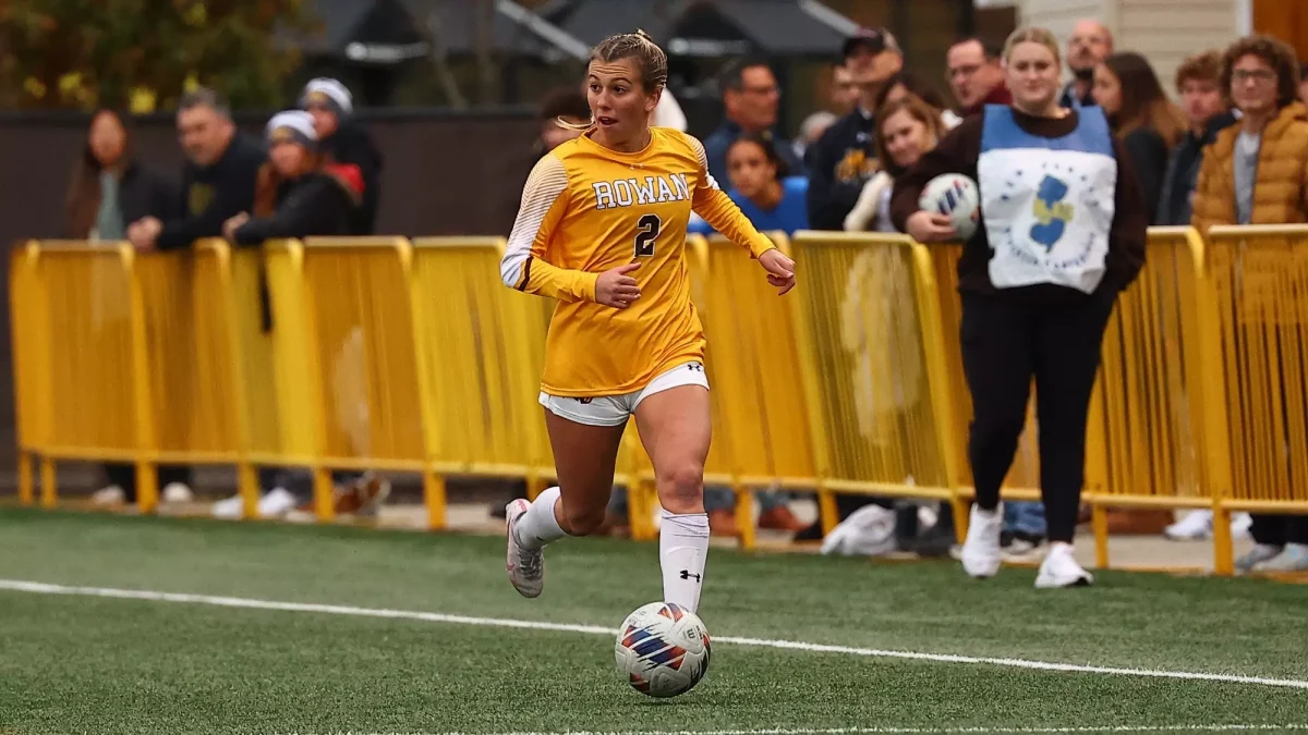 Olivia Giordano runs with the ball. Giordano's late-game goal gave the Profs the lead against Swarthmore. (Rowan Athletics)