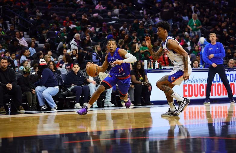 Kennedy Chandler dribbles to the basket. Philadelphia, Pa. Wednesday, March 4, 2026. (Delaware Blue Coats)