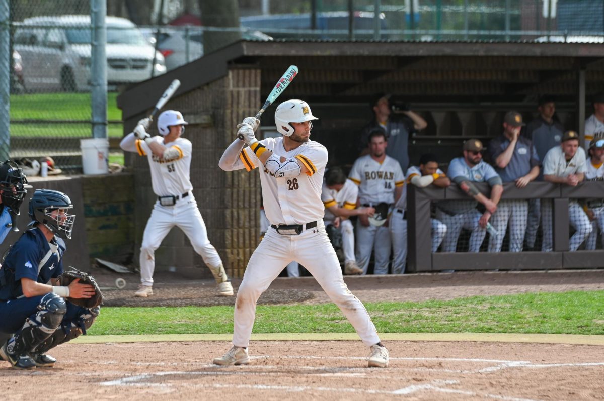 Luke Bickunas up to bat. (Sports Photographer / Trevor Miceli)