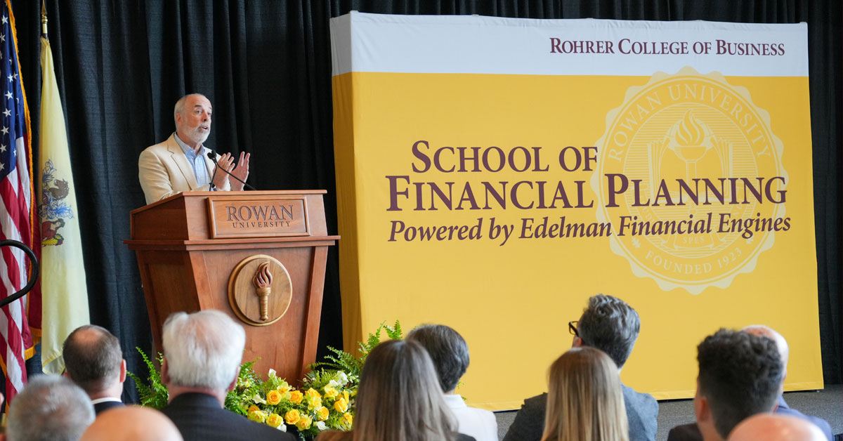 Ric Edelman speaks during the official announcement of his $10 million gift to Rowan. (Rowan Today)